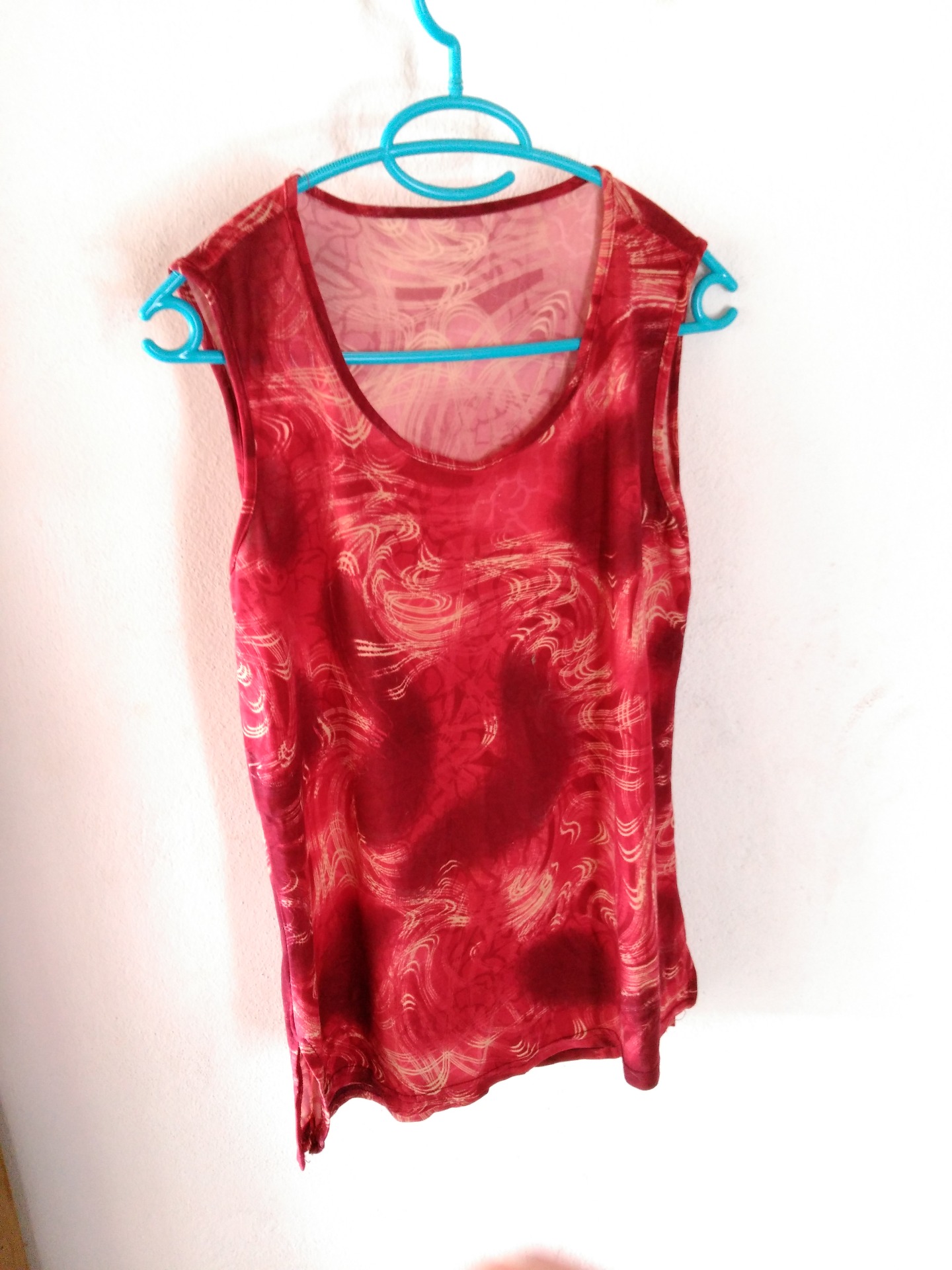 Ref. 004062016. Jersey Rojo Estampado Tirantes Mujer. Talla: 40
