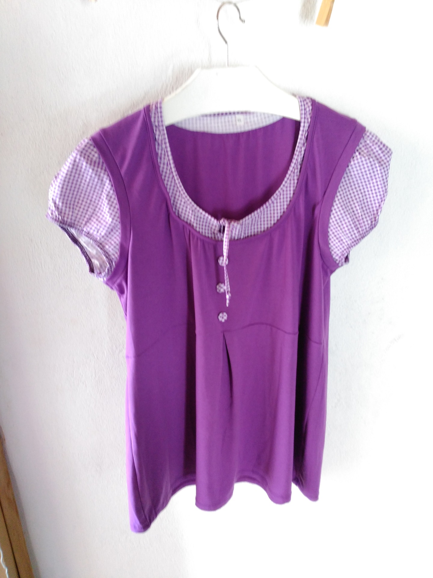 Ref. 004762016. Jersey Mujer Manga Corta Estampado Violeta Talla: XL.