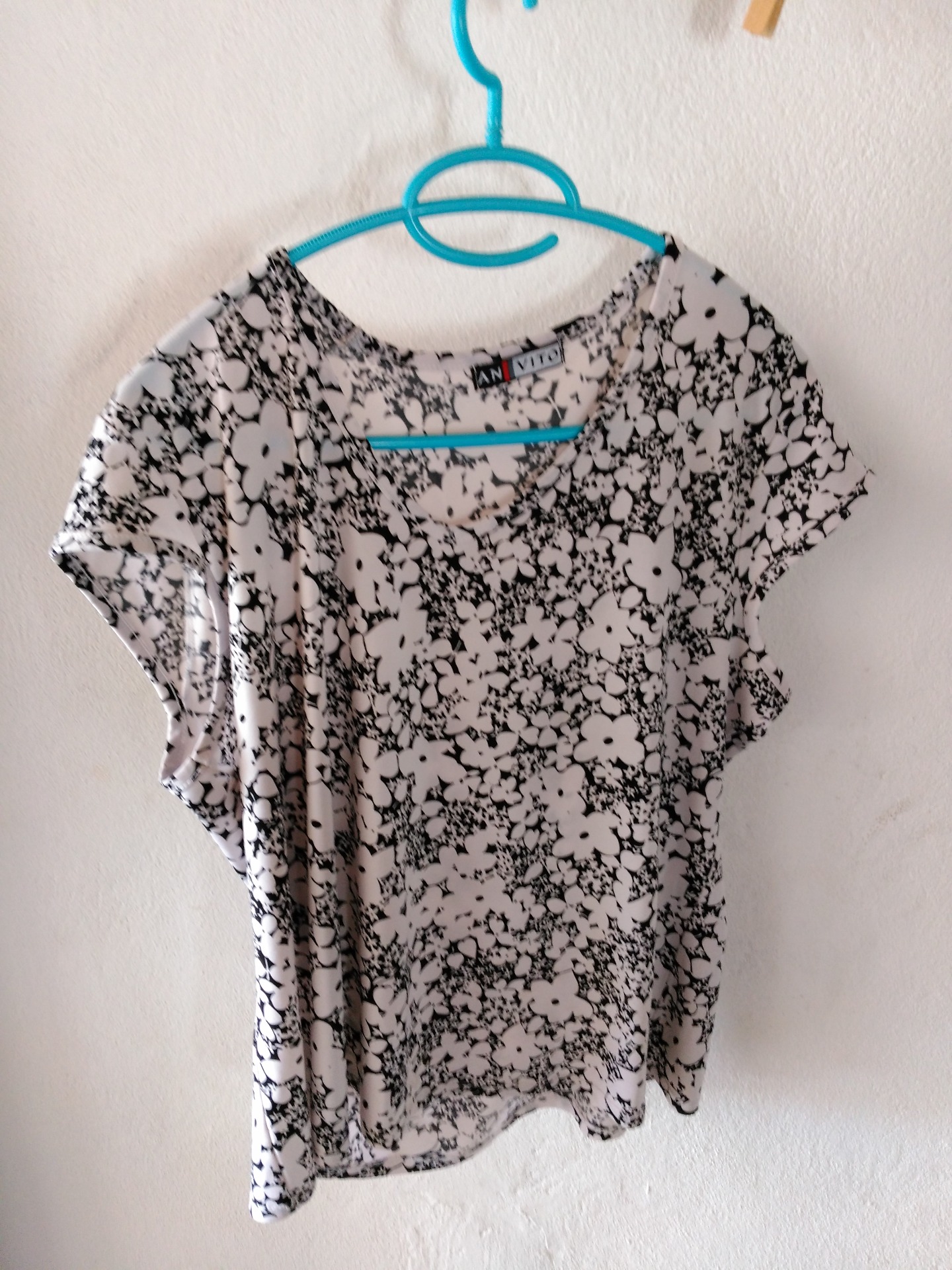 Ref. 004862016. Jersey Mujer Manga Corta Estampado. Talla: XL.